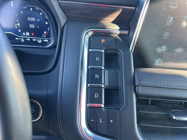 Used 2024 Chevrolet Suburban LT image 26