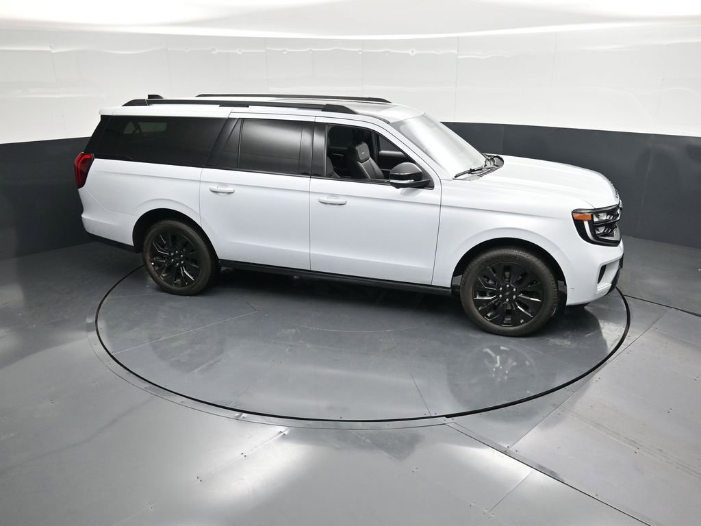 Used 2025 Ford Expedition Max Platinum w/ Stealth Appearance Package image 42