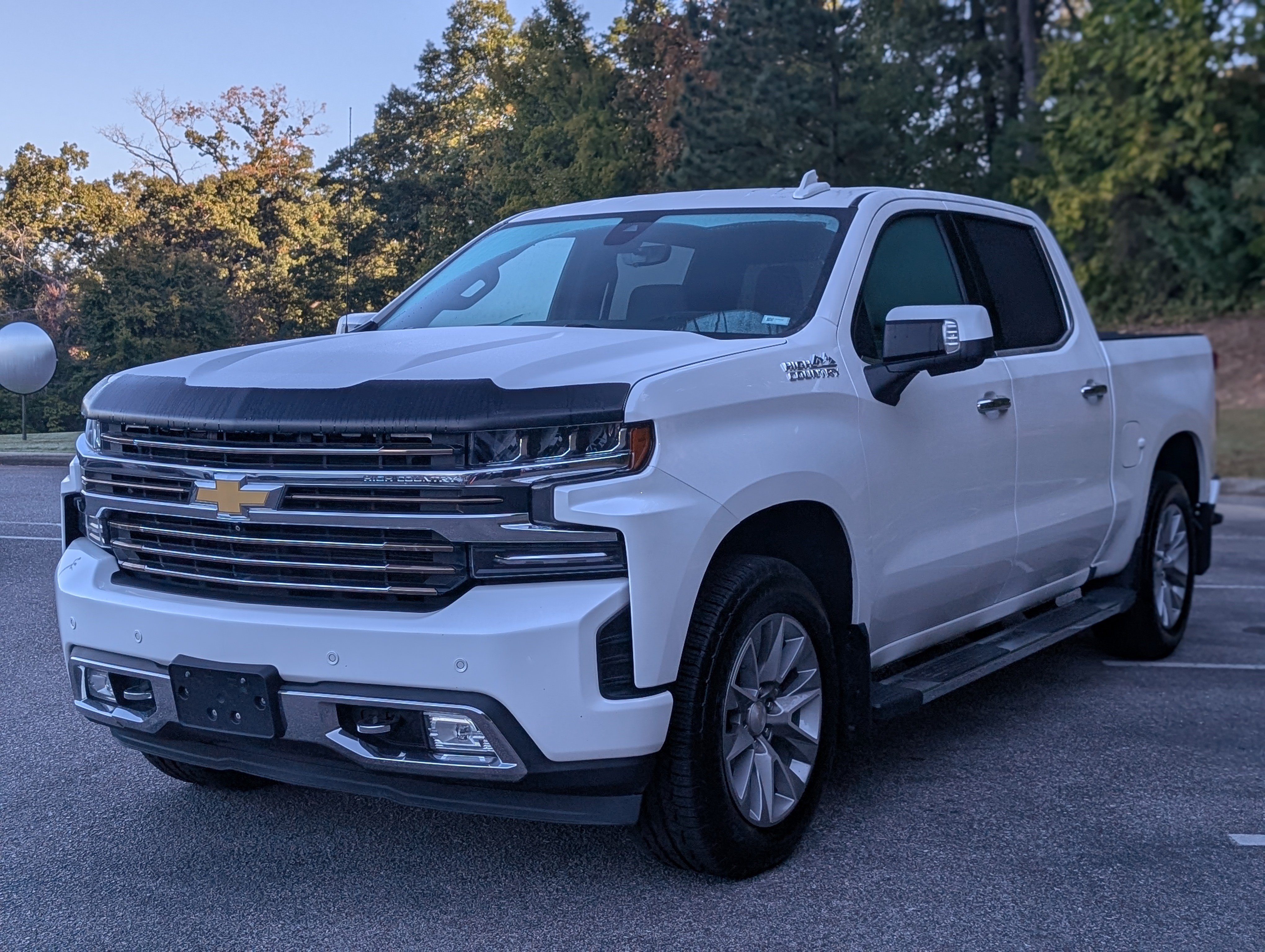Used 2020 Chevrolet Silverado 1500 High Country w/ Technology Package AWD/4WD image 5