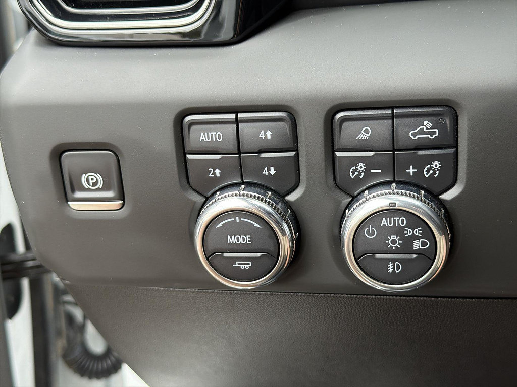 Used 2025 GMC Sierra 2500 AT4 AWD/4WD image 17