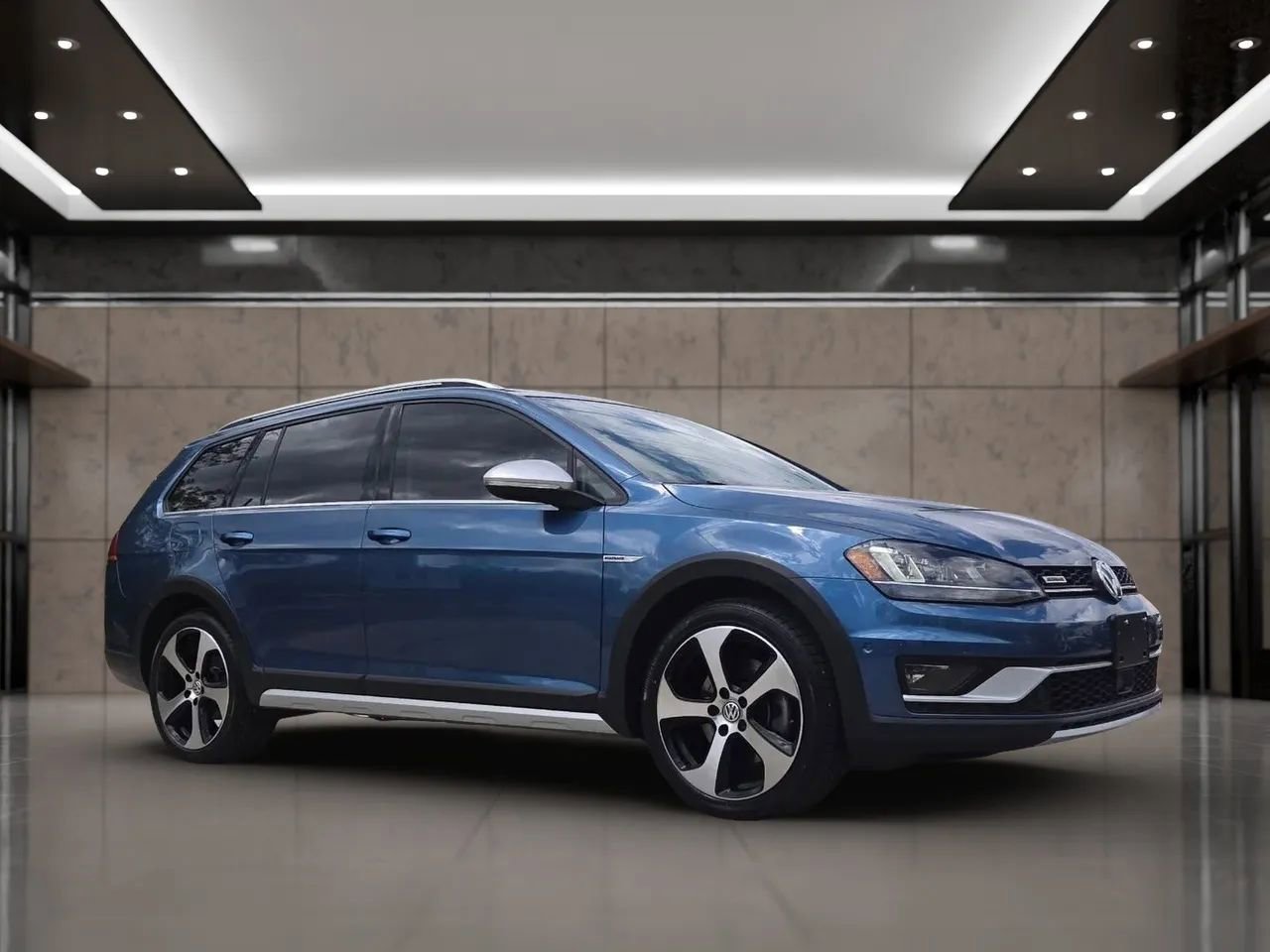 Used 2017 Volkswagen Golf Alltrack SEL AWD/4WD image 3