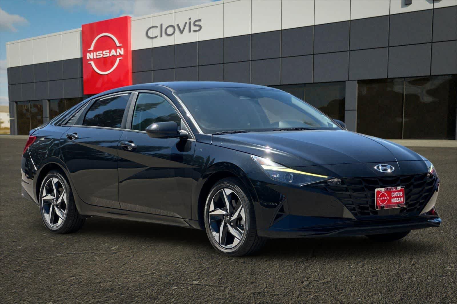 Used 2023 Hyundai Elantra SEL w/ Convenience Package FWD image 10