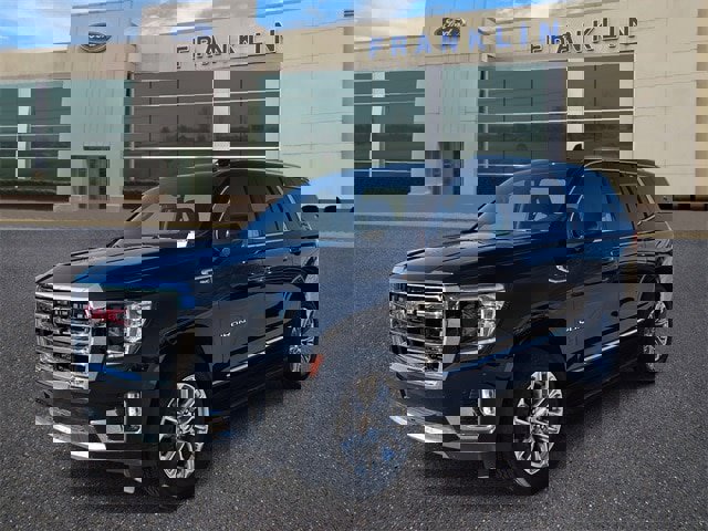 Used 2021 GMC Yukon SLT w/ SLT Premium Package image 3