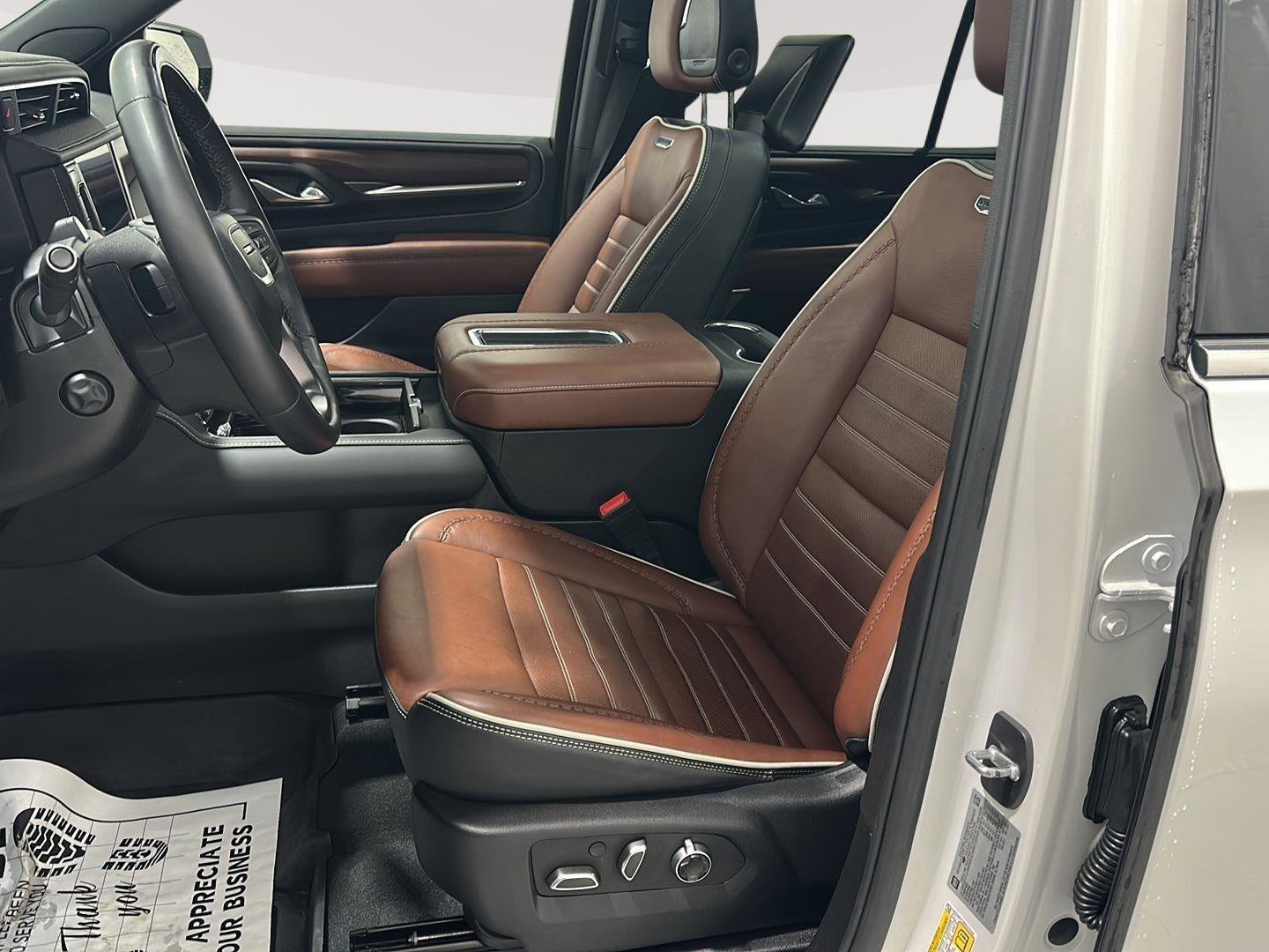 Used 2024 GMC Yukon Denali Ultimate AWD/4WD image 17