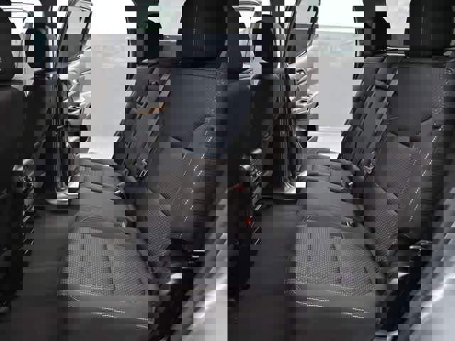 Used 2023 GMC Acadia SLE image 15