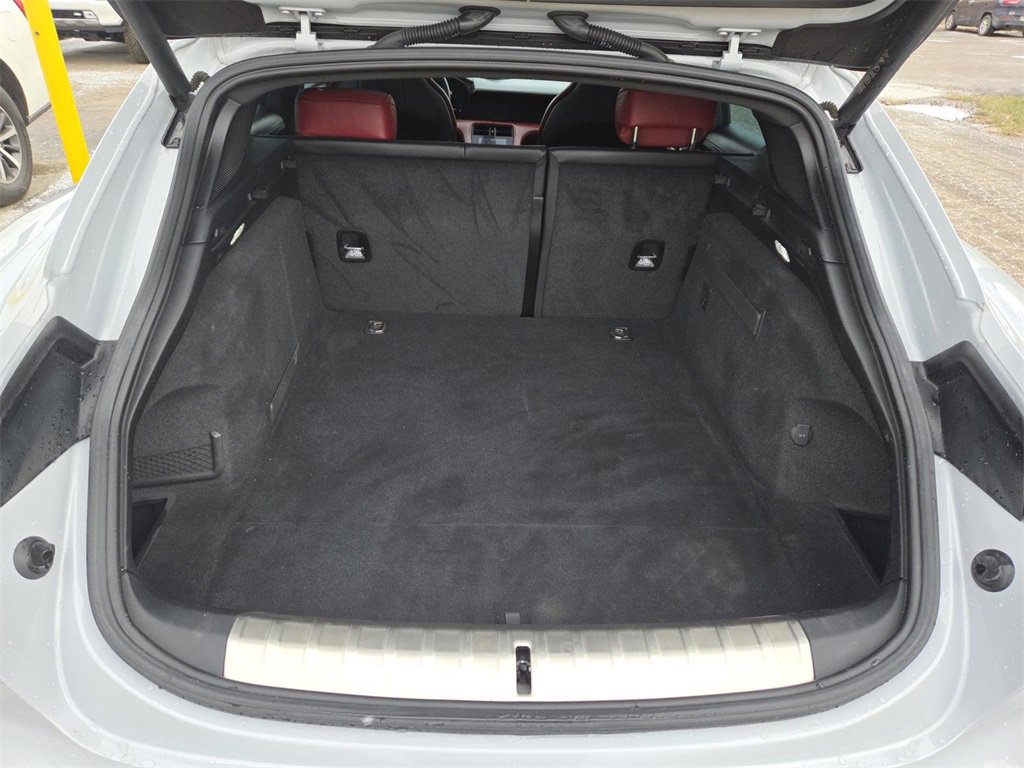 Used 2022 Porsche Taycan 4S image 21