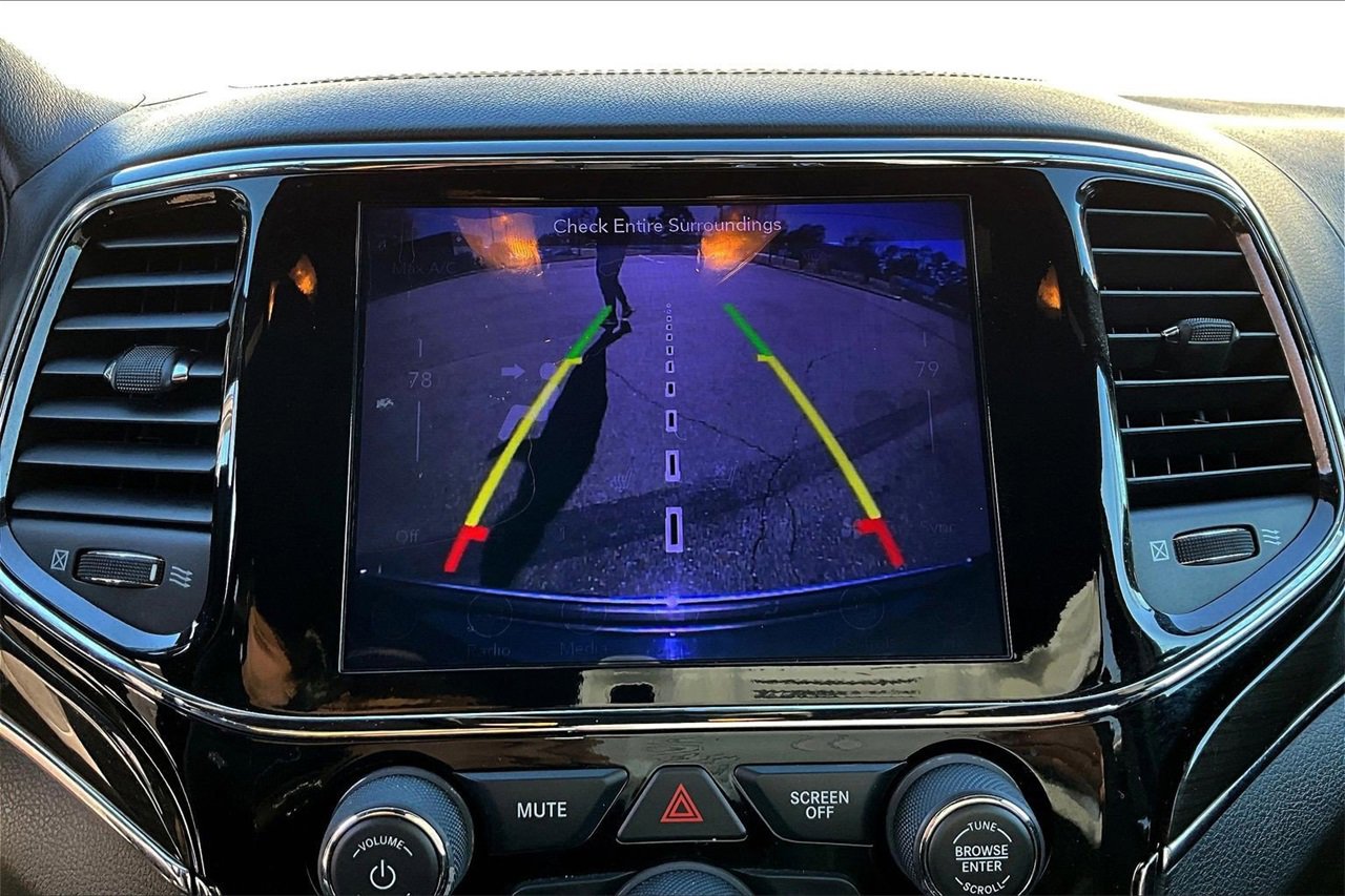 Used 2019 Jeep Grand Cherokee Overland image 13