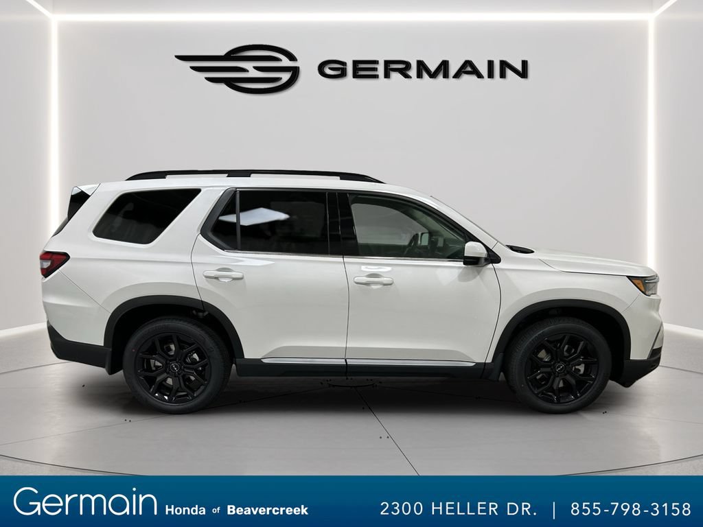 Used 2025 Honda Pilot Touring image 9