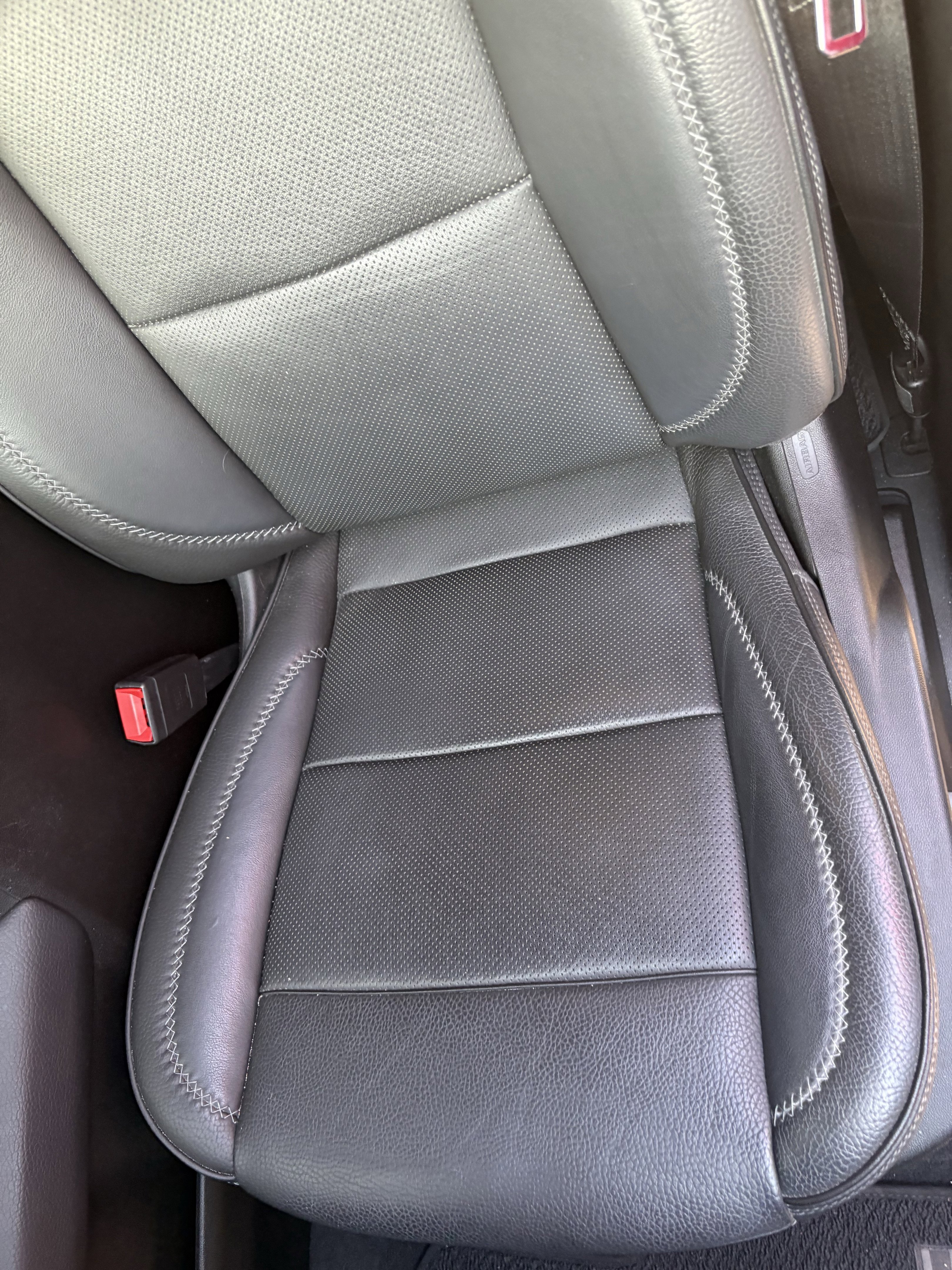 Used 2021 GMC Yukon Denali w/ Denali Premium Package image 10