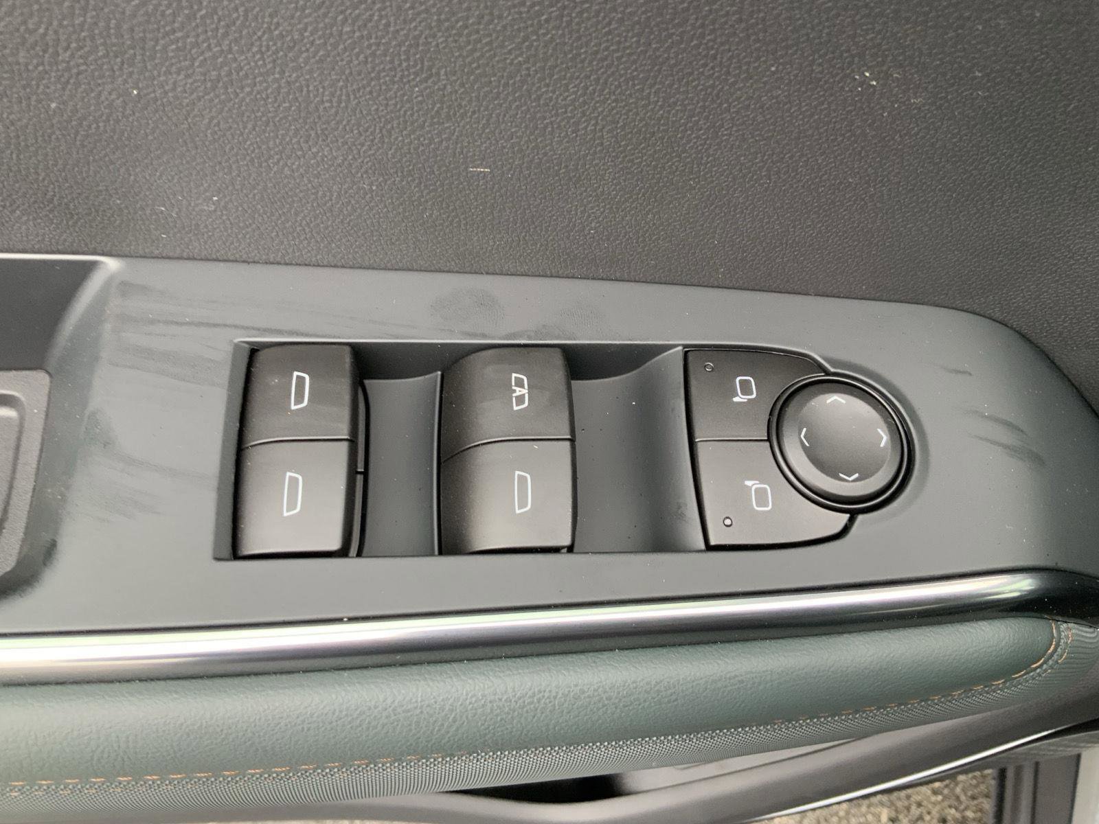 New 2026 GMC Acadia AT4 w/ Luxury Package image 28