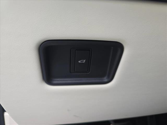 Certified 2023 Land Rover Range Rover SE image 28