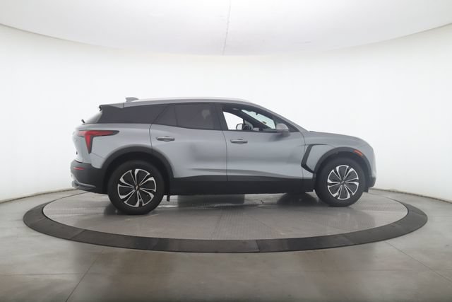 Used 2025 Chevrolet Blazer EV LT AWD/4WD image 6
