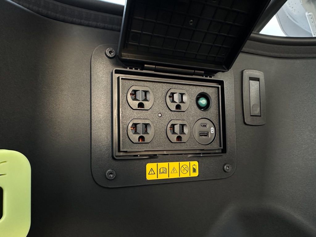 New 2025 Ford F150 Lightning Flash image 34