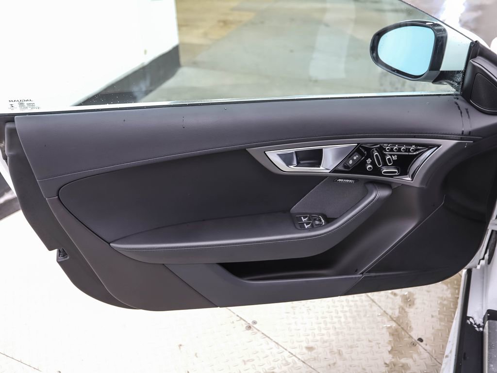 Used 2016 Jaguar F-TYPE S image 9