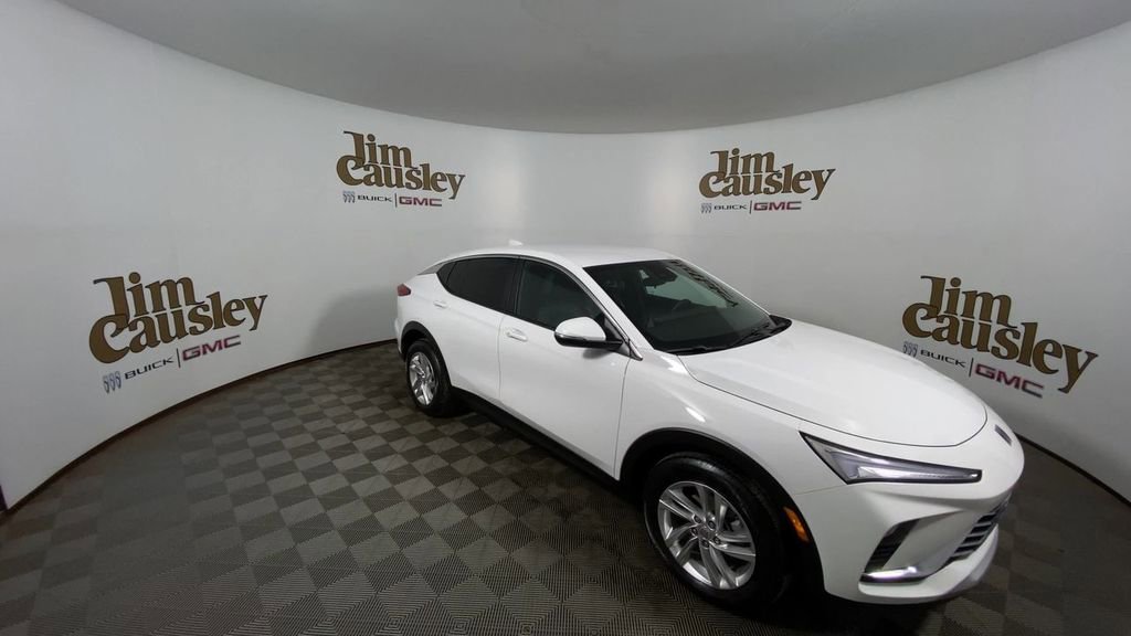 Certified 2024 Buick Envista Preferred w/ Convenience I Package image 2