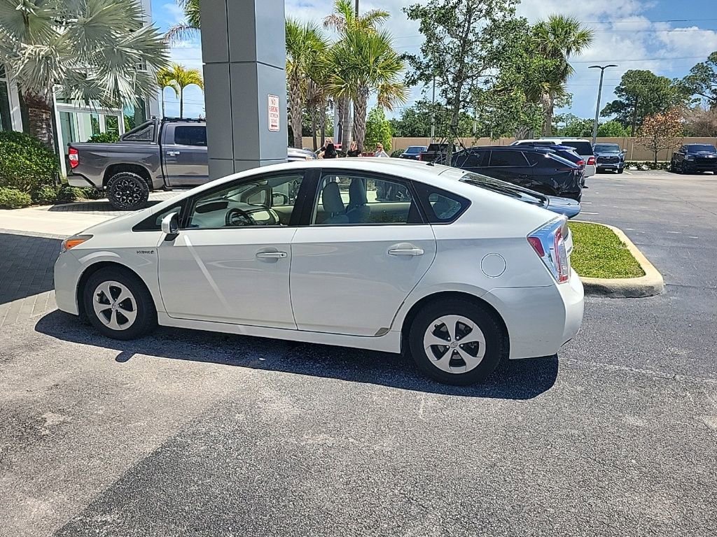 Used 2015 Toyota Prius Two image 4
