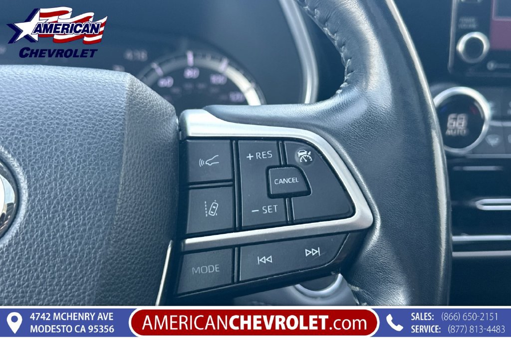 Used 2022 Toyota Highlander XLE AWD/4WD image 34