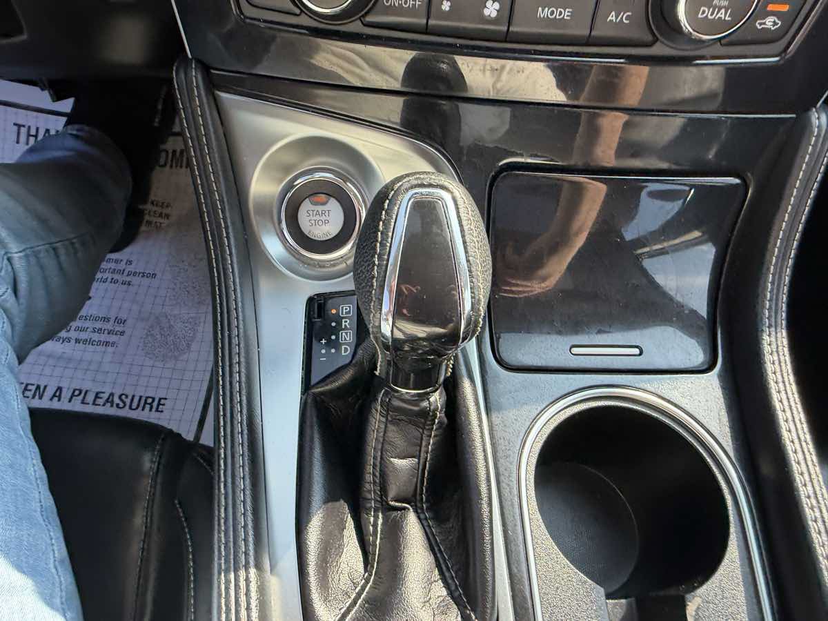Used 2022 Nissan Maxima SL FWD image 39
