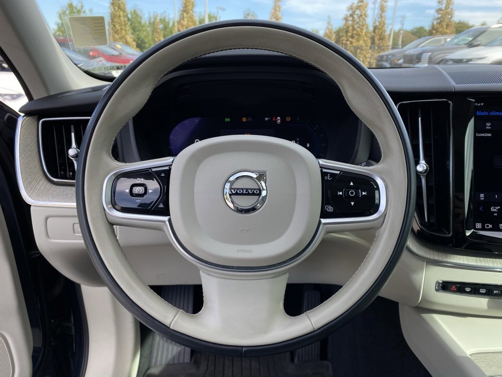 Used 2023 Volvo XC60 B5 Plus w/ Protection Package Premier image 11