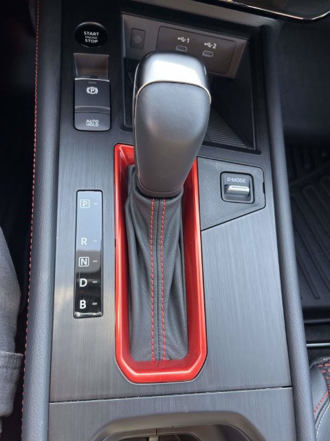 Used 2025 Nissan Kicks SR FWD image 32