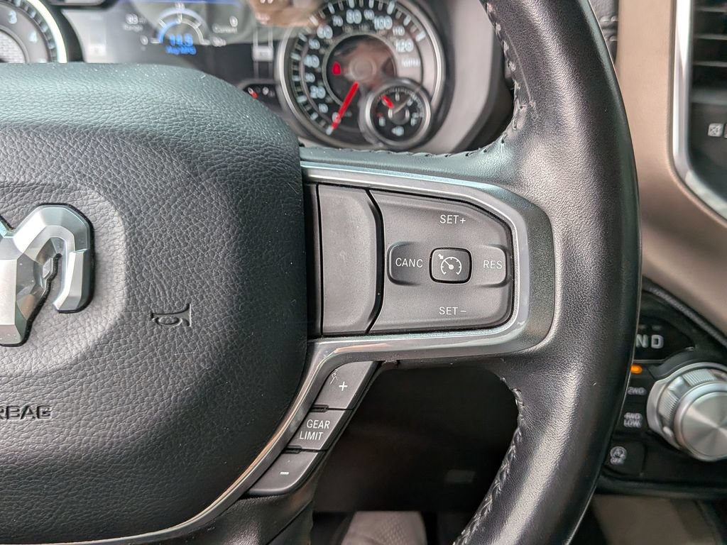 Used 2022 RAM 1500 Laramie AWD/4WD image 17
