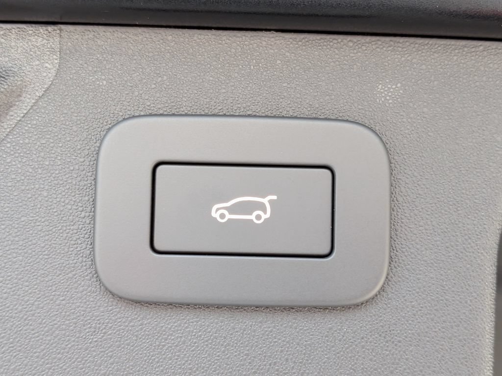 New 2026 Land Rover Discovery Sport Landmark AWD/4WD image 14