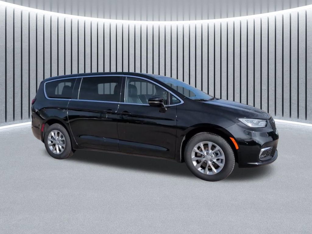 New 2026 Chrysler Pacifica Limited w/ Uconnect Theater Family Group image 3