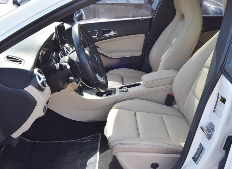 Used 2019 Mercedes-Benz CLA 250 4MATIC w/ Premium Package image 19