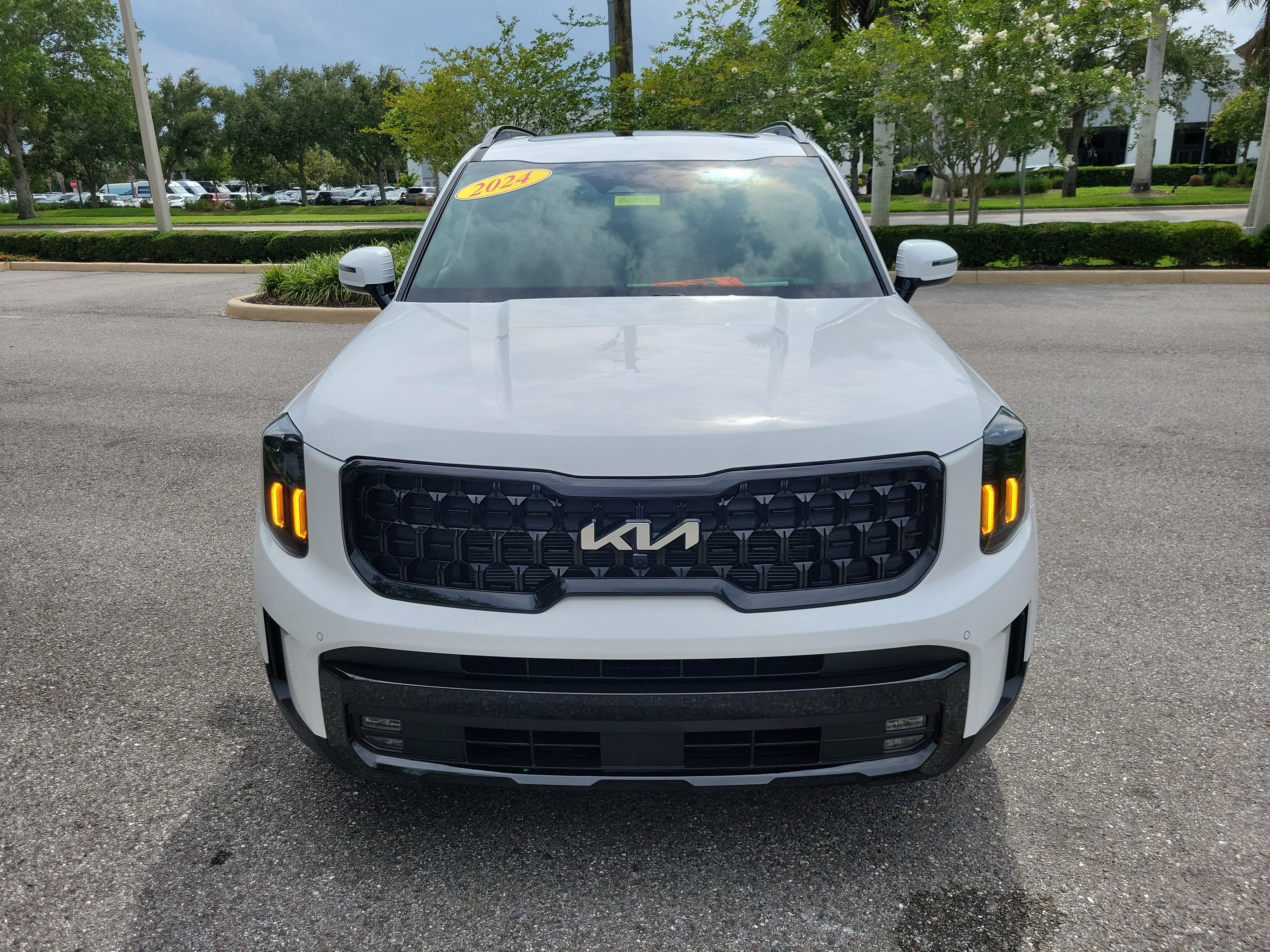 Used 2024 Kia Telluride SX Prestige X-Line AWD/4WD image 2
