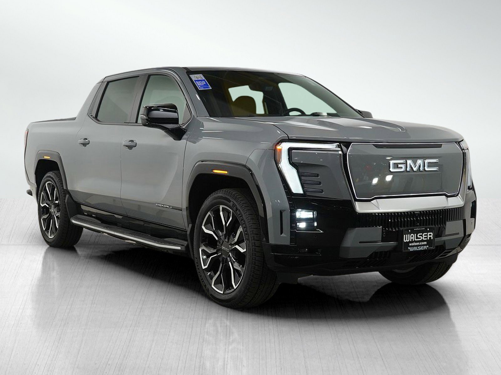 Used 2024 GMC Sierra EV Denali image 7