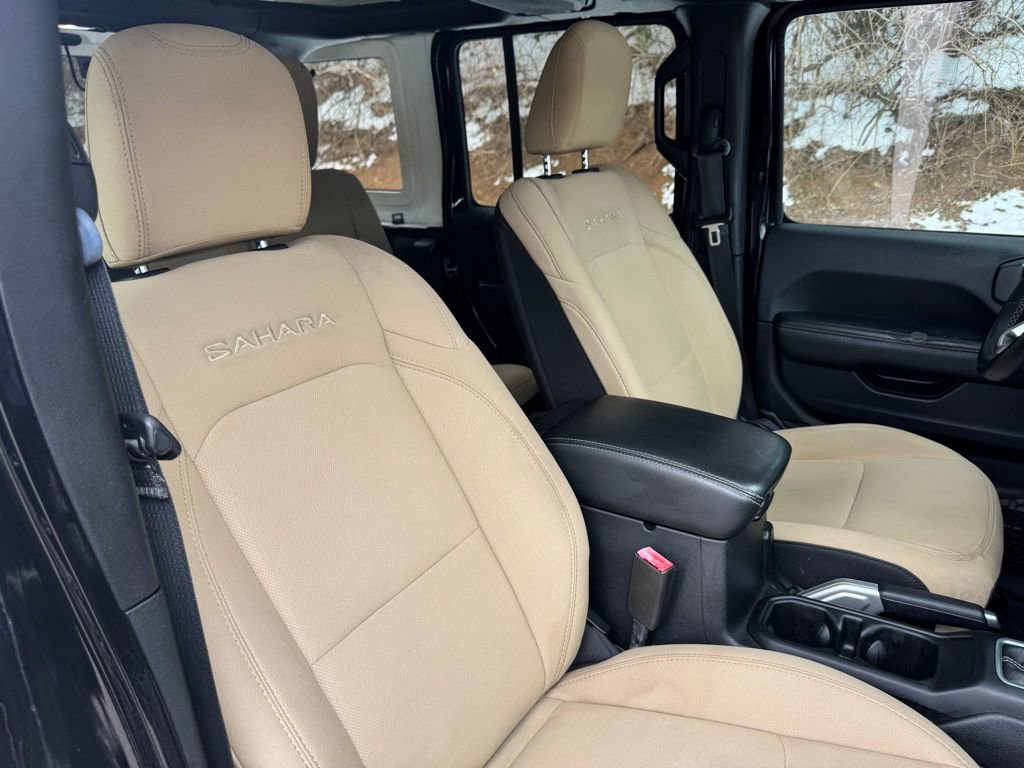 Used 2018 Jeep Wrangler Unlimited Sahara image 13