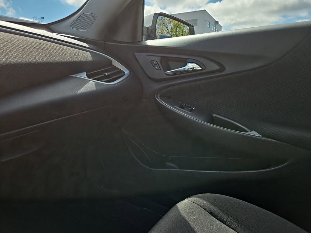 Used 2023 Chevrolet Malibu LT FWD image 18