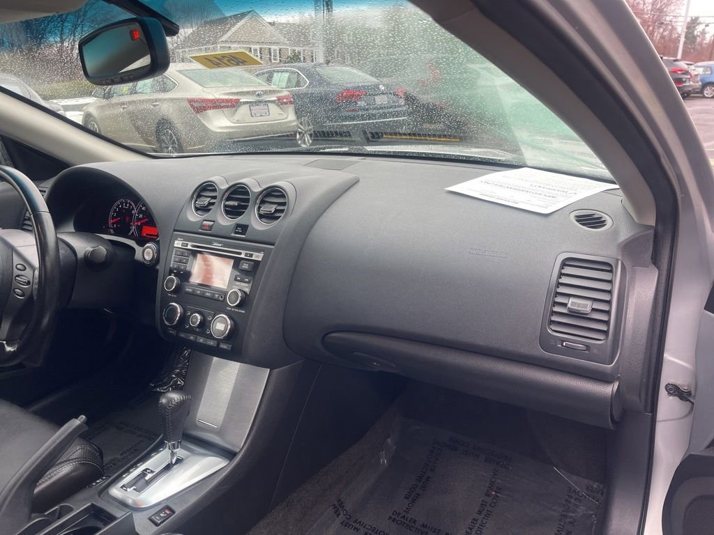 Used 2010 Nissan Altima 2.5 S w/ Premium Pkg image 12
