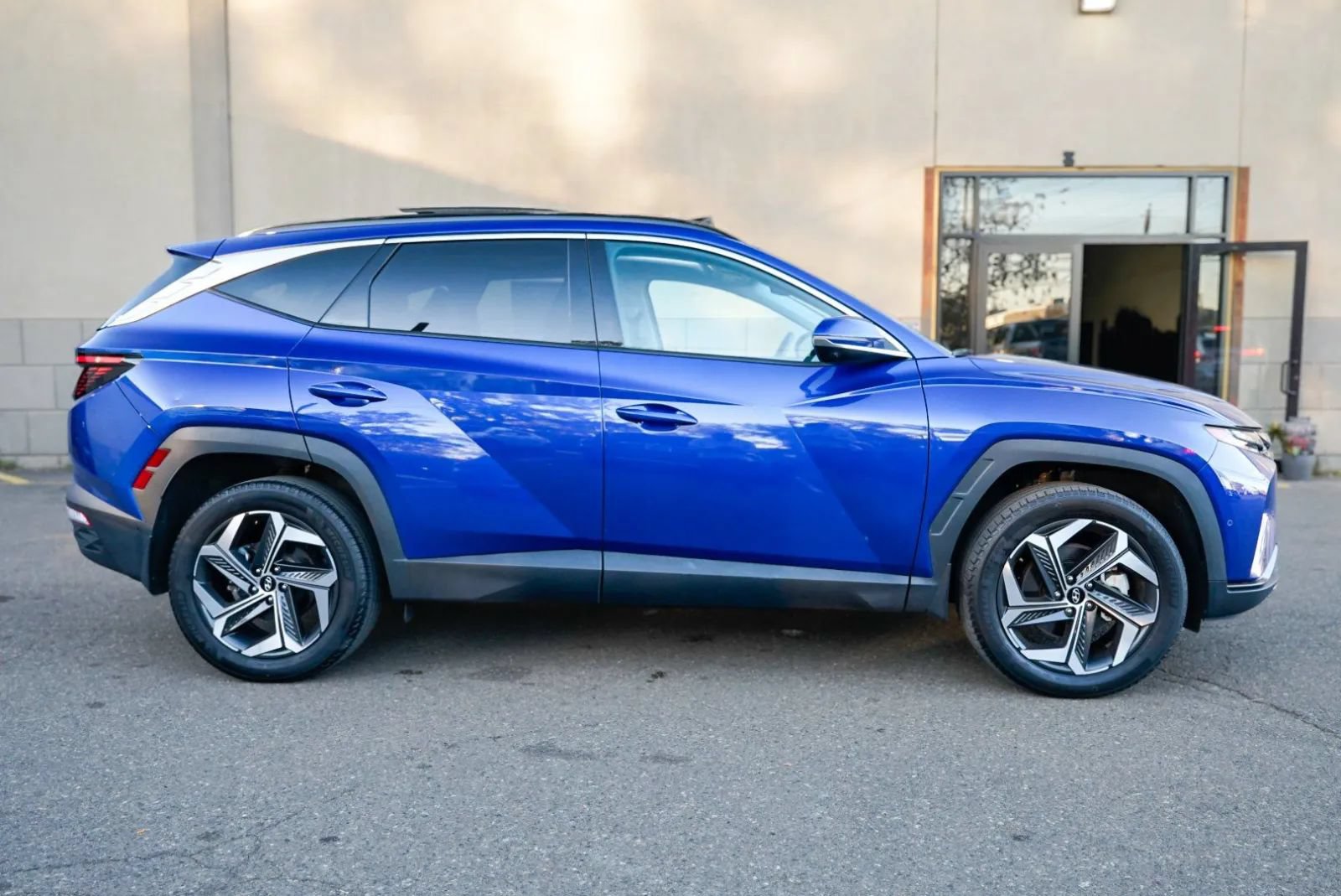 Used 2023 Hyundai Tucson Limited AWD/4WD image 4