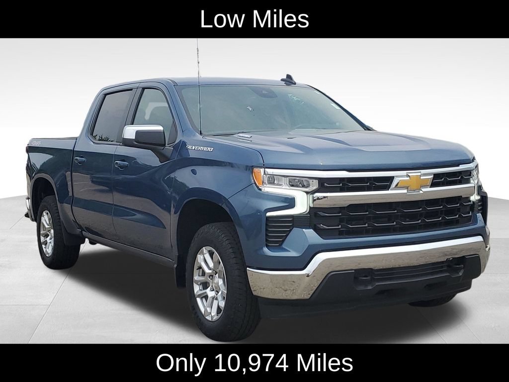 Used 2024 Chevrolet Silverado 1500 LT AWD/4WD image 2