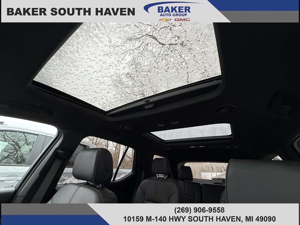 Used 2023 Chevrolet Traverse RS image 22