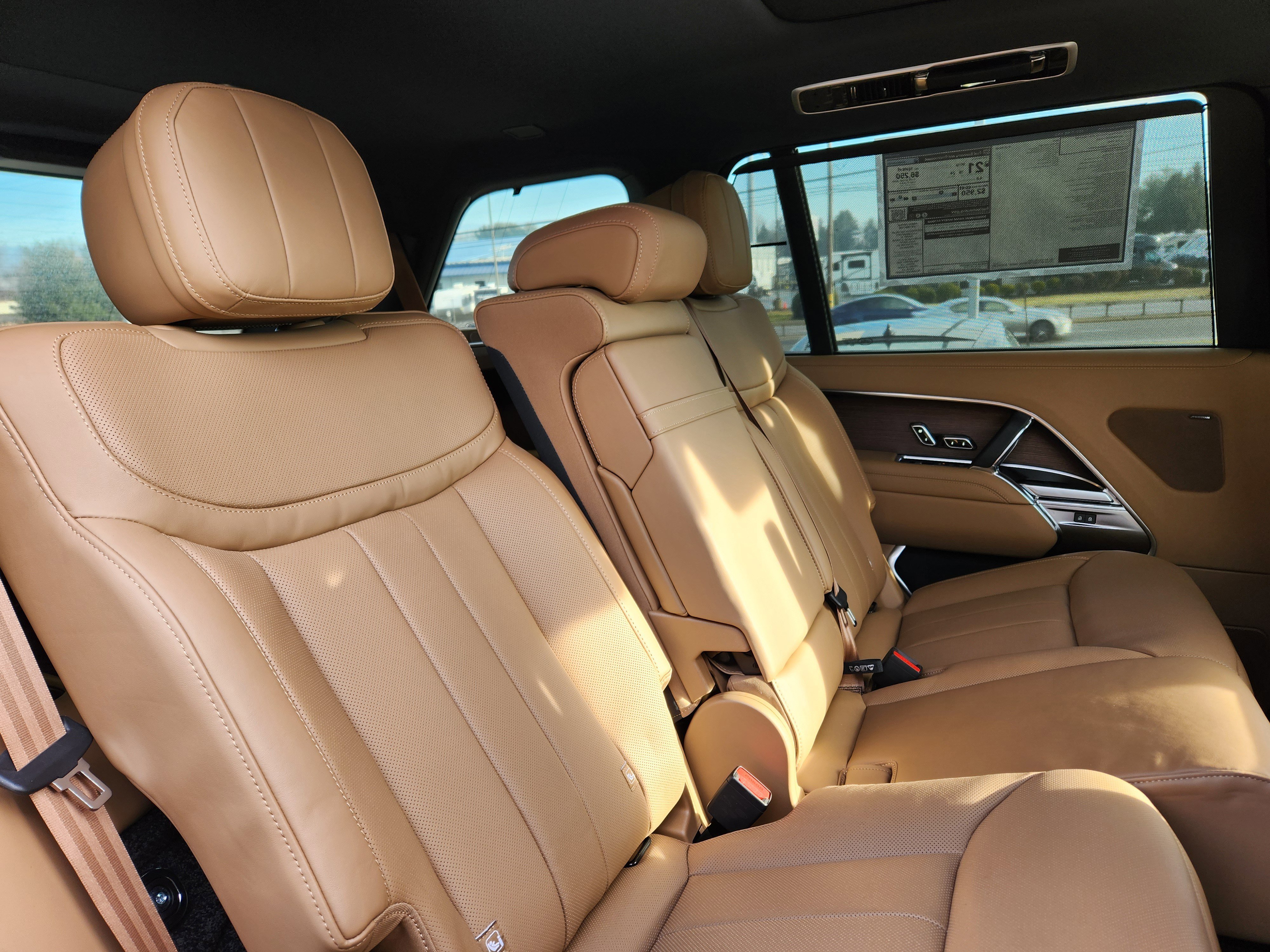 New 2026 Land Rover Range Rover Long Wheelbase SE image 11