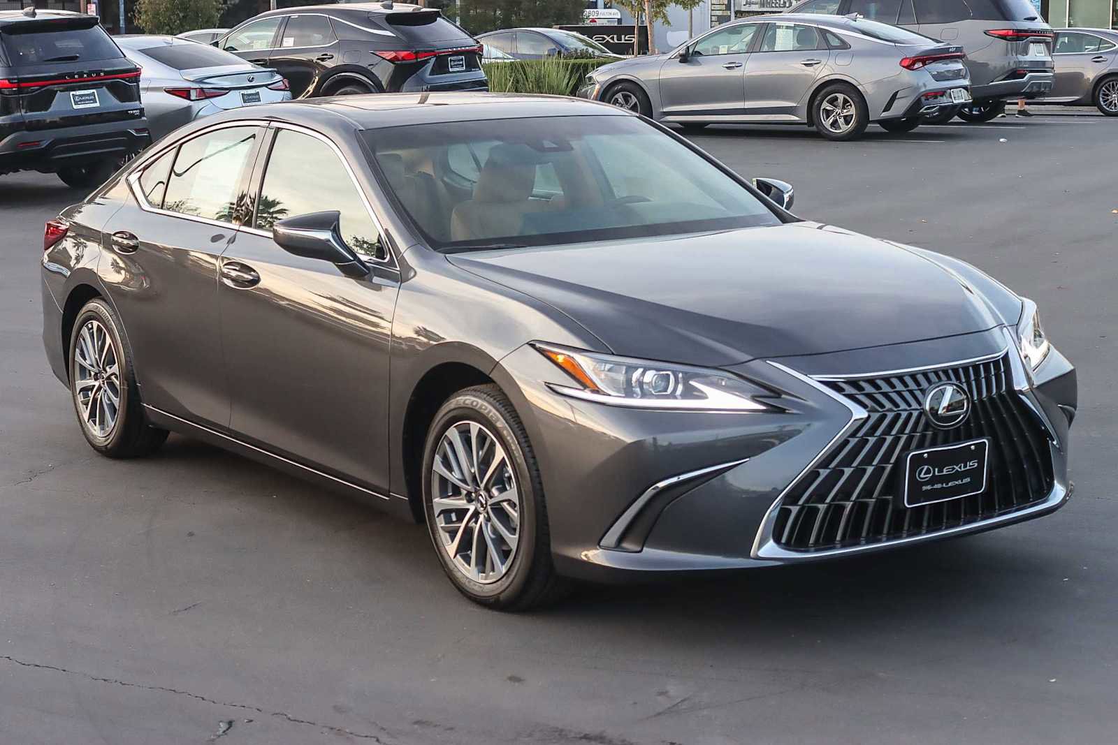 New 2025 Lexus ES 350 image 5