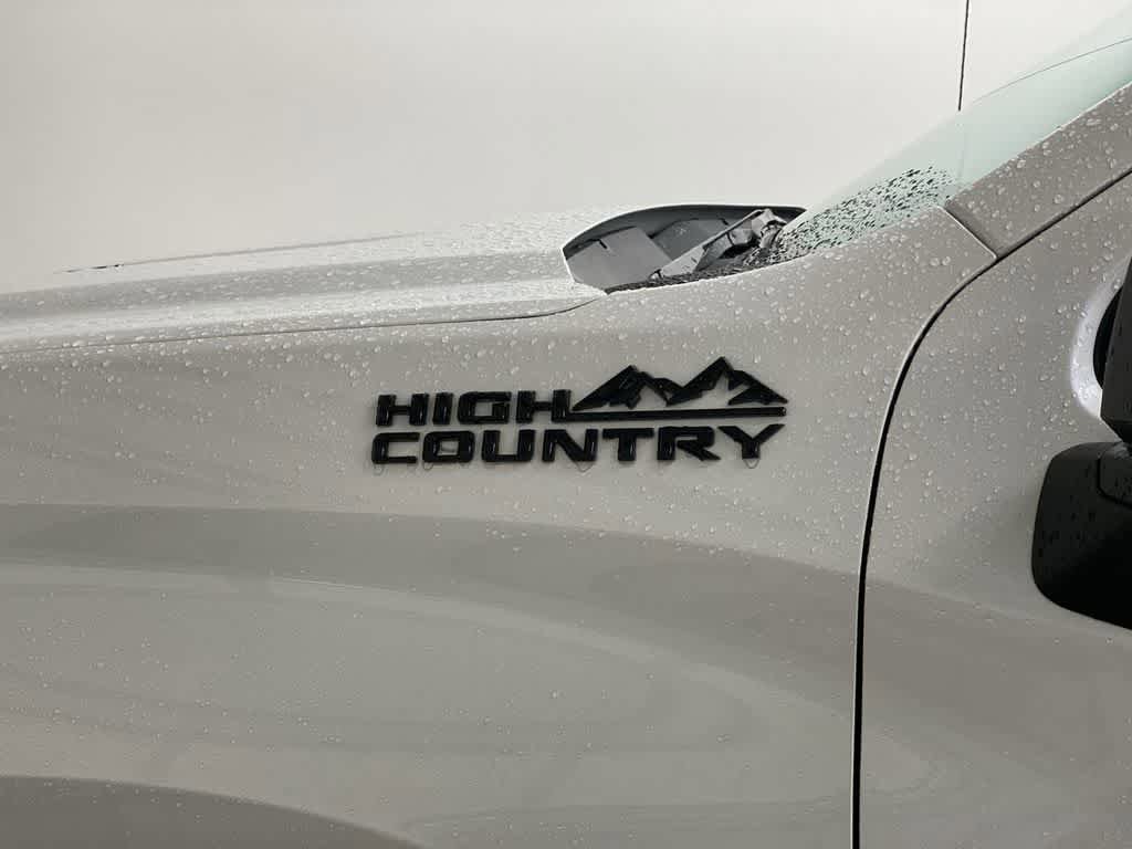 Used 2023 Chevrolet Silverado 1500 High Country w/ Technology Package AWD/4WD image 10