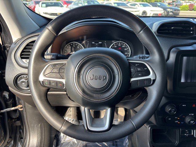 Used 2018 Jeep Renegade Latitude image 11