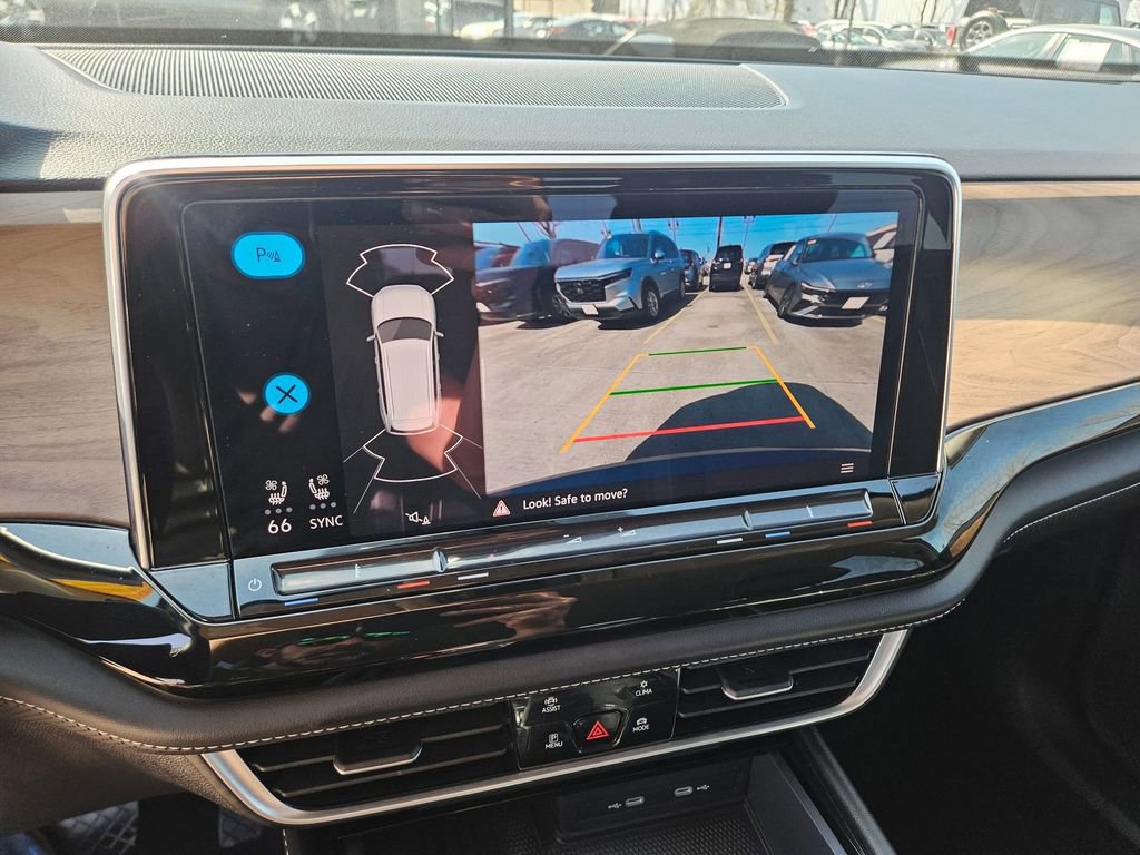 Used 2025 Volkswagen Atlas SE image 22