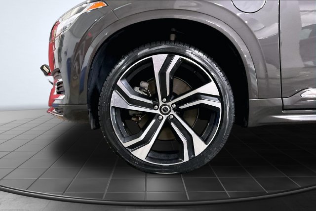 Certified 2024 Volvo XC90 T8 Ultimate w/ Protection Package Premier AWD/4WD image 12