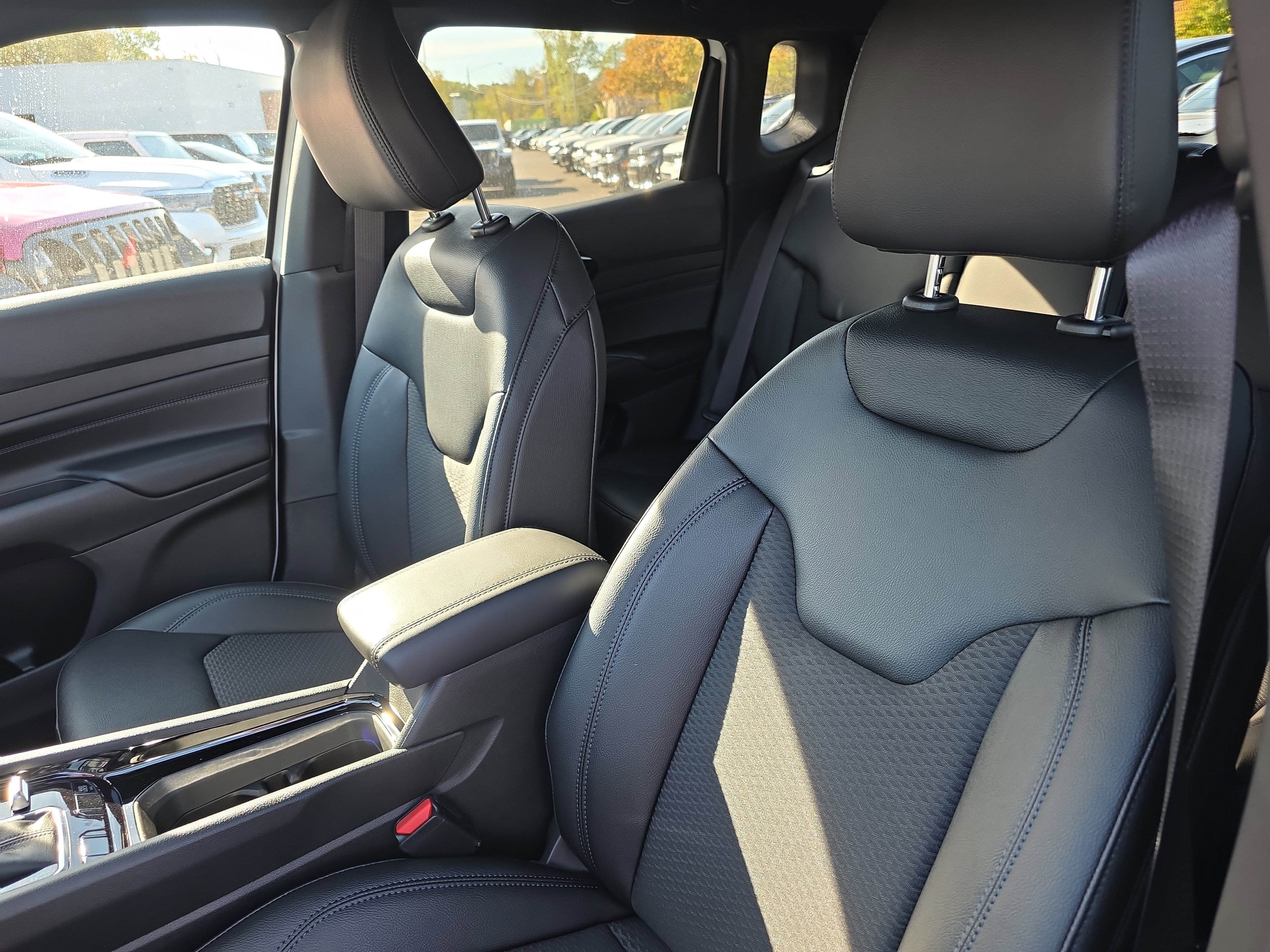 New 2026 Jeep Compass Latitude image 31