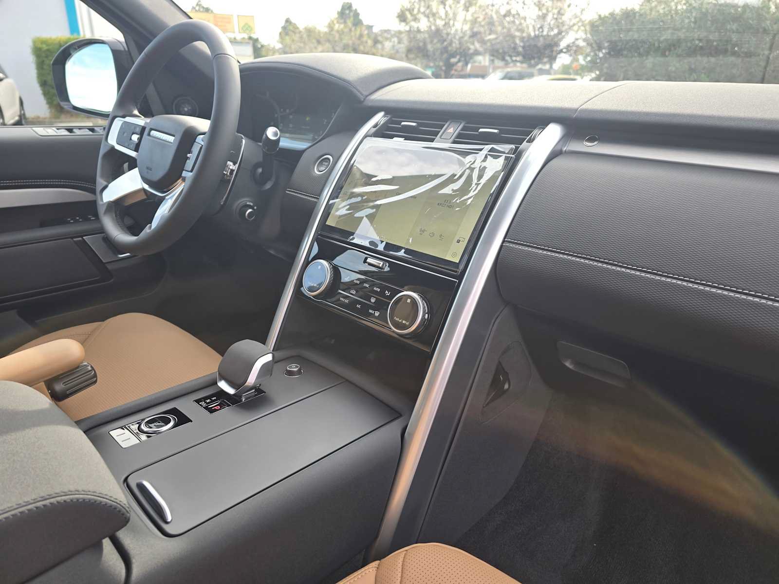 New 2026 Land Rover Discovery Limited Edition AWD/4WD image 12
