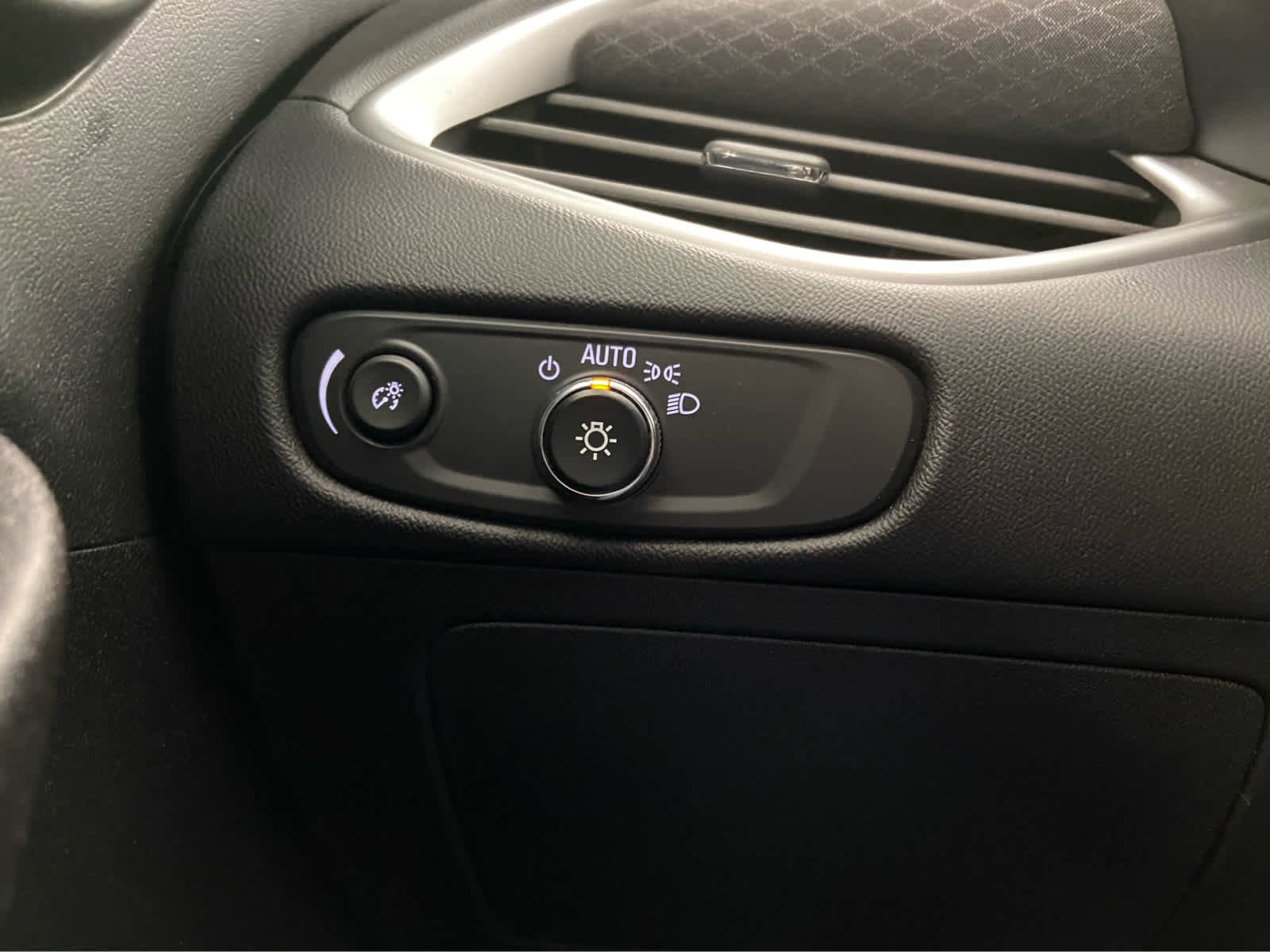 Used 2024 Chevrolet Malibu LT image 33