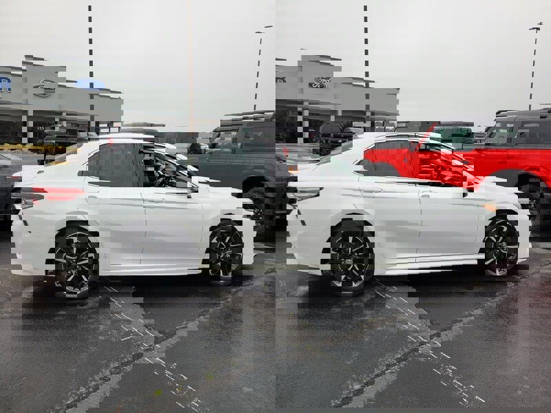 Used 2019 Toyota Camry XSE image 13