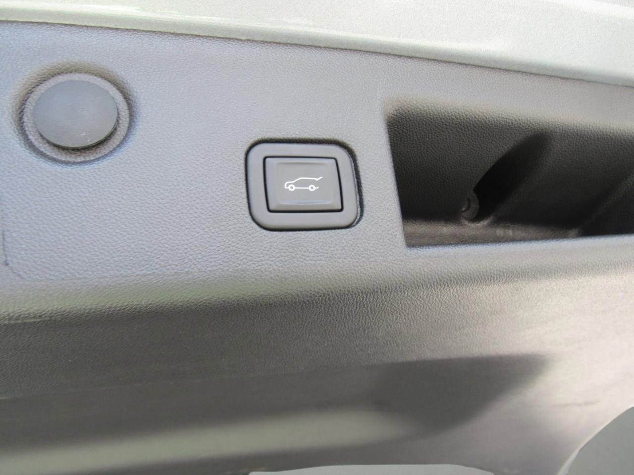 Used 2024 Chevrolet Equinox LT image 32