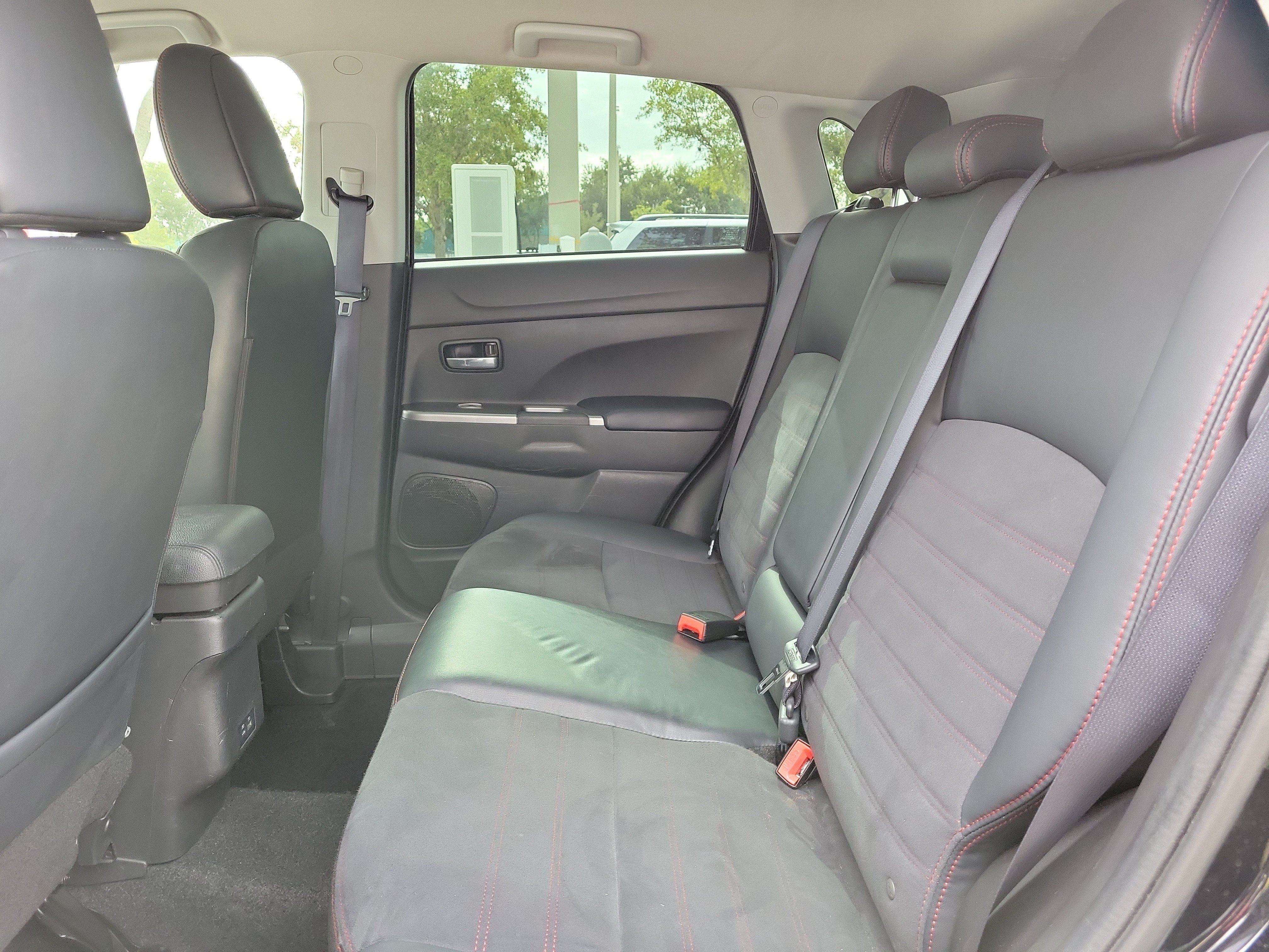 Used 2023 Mitsubishi Outlander Sport ES AWD/4WD image 16