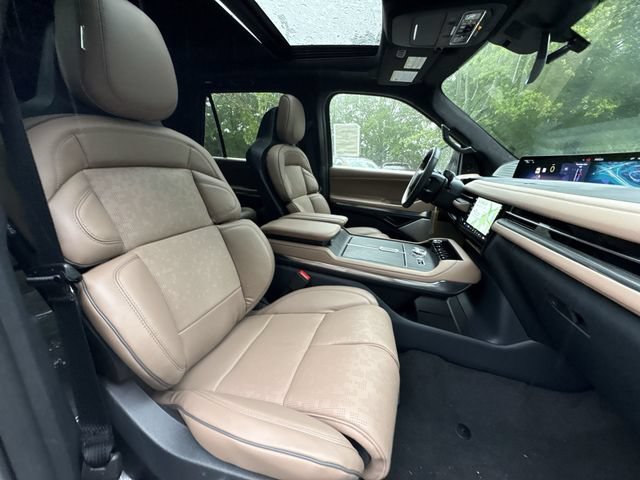 New 2027 Lincoln Navigator L Black Label AWD/4WD image 27
