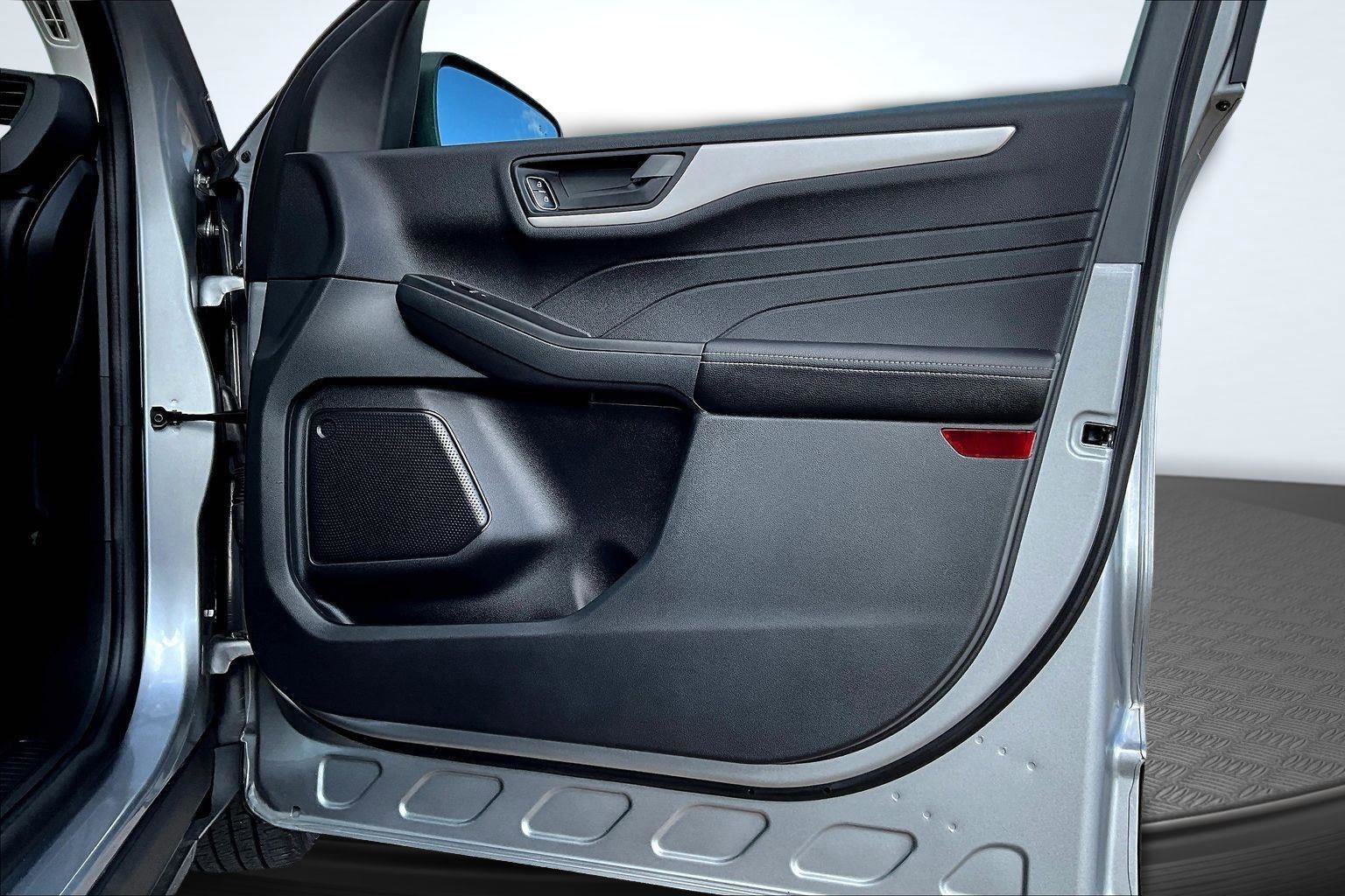 Used 2022 Ford Escape S image 24